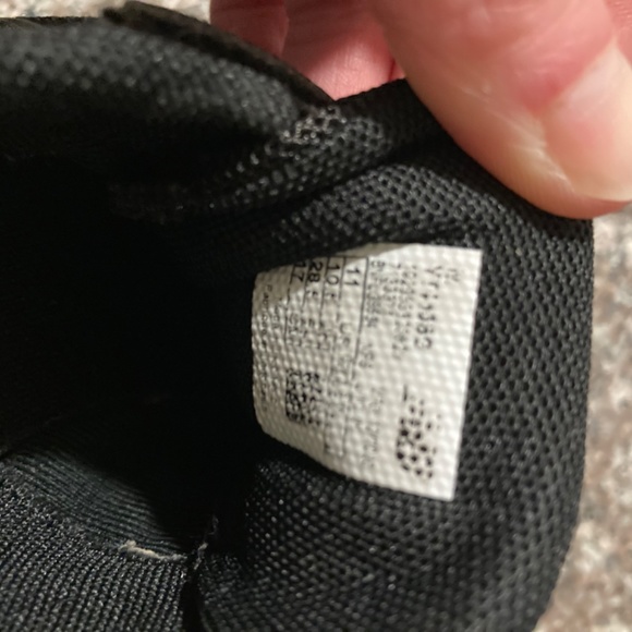 New Balance boys sneakers size 11 - Picture 3 of 5